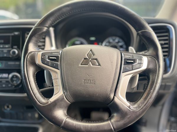 16 Mitsubishi Outlander PHEV•Auto•4WD•Hybrid 374492143