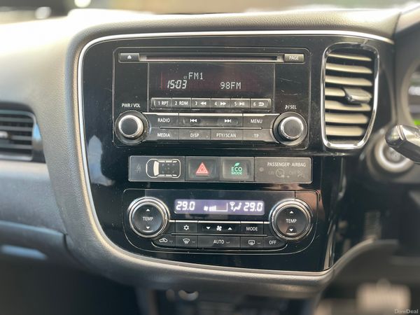 16 Mitsubishi Outlander PHEV•Auto•4WD•Hybrid 374492146