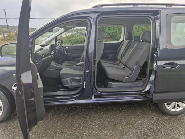Volkswagen Caddy 2023 7 seater 374492503