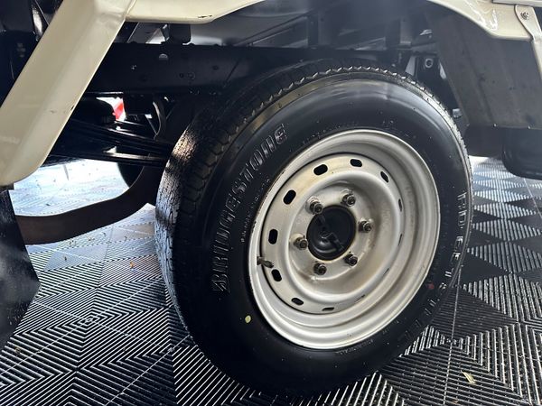 Toyota Dyna 2017 374530543