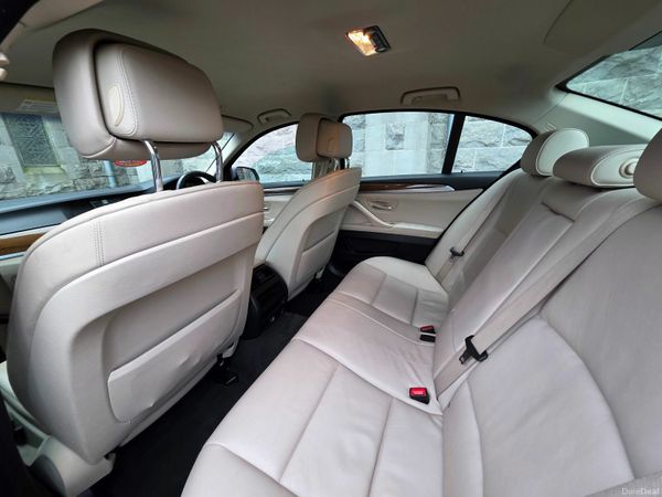 BMW 5-Series 2011 374632291