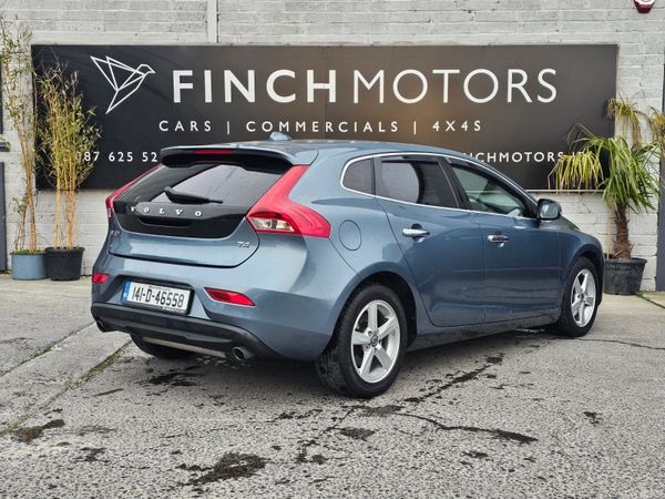 VOLVO V40 180PS R-DESIGN POWERSHIFT // LOW MILEAGE 374635365