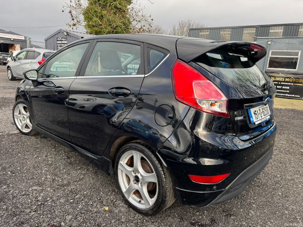 Ford Fiesta Automatic 374635959