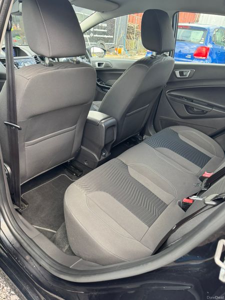 Ford Fiesta Automatic 374635965
