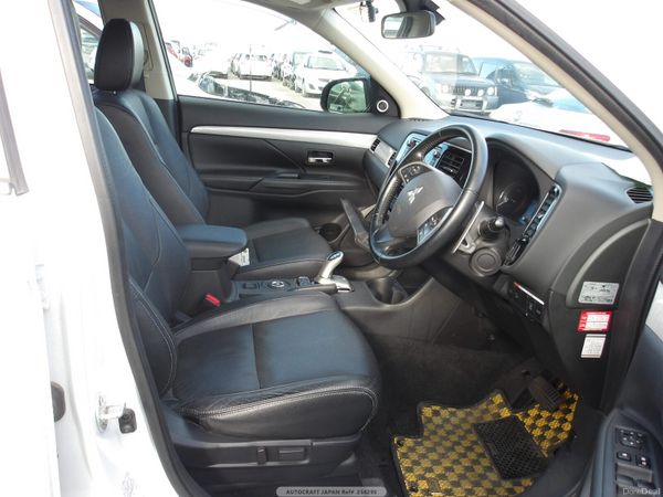 2014 Mitsubishi Outlander PHEV HIGH SPEC 374706336