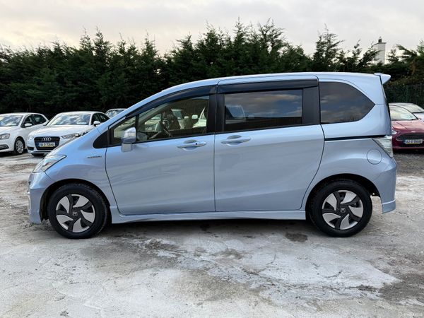 HONDA FREED 2016 PREMIUM  EDITION 6 SEATS HYBRID 374708921
