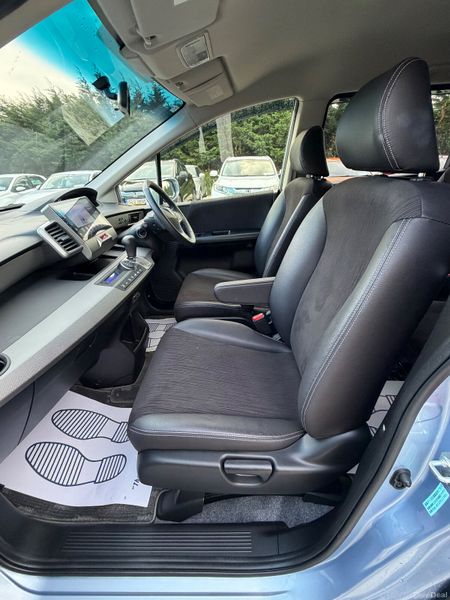 HONDA FREED 2016 PREMIUM  EDITION 6 SEATS HYBRID 374708927