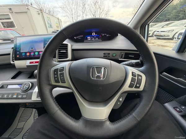 HONDA FREED 2016 PREMIUM  EDITION 6 SEATS HYBRID 374708933