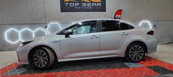 201 - Toyota Corolla 1.8 Petrol Hybrid NCT 2028 374805836