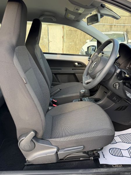 Volkswagen Up! 2016 Mint Condition/Low Mileage 374967779