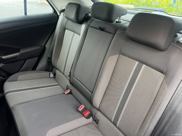 2019 Volkswagen T-Roc SE 1.6 TDI 374974137