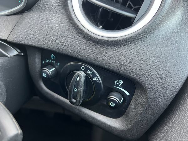 2016 Ford Fiesta Zetec 1.2 Petrol 375062617