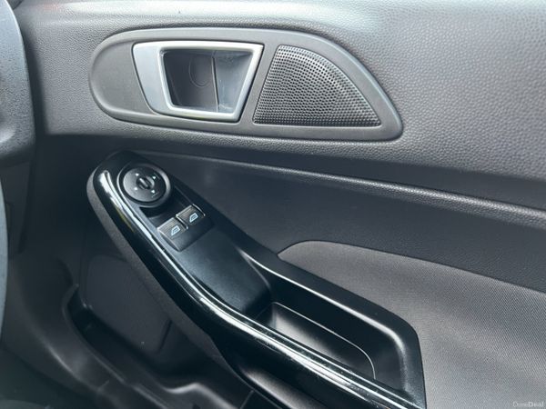 2016 Ford Fiesta Zetec 1.2 Petrol 375062619