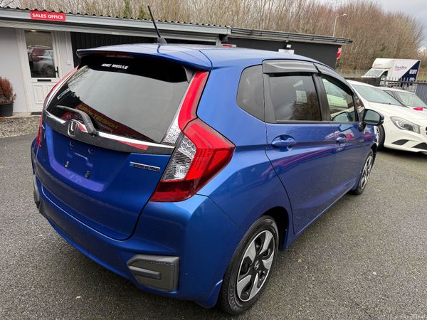 2017 HONDA FIT 1.5 HYBRID AUTOMATIC 375085443