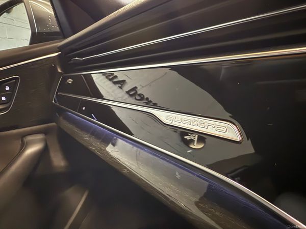 191 Audi Q8 50 TDi SLine Quattro 375196476