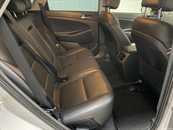 Hyundai Tucson 2017    Top Spec Executive Model ! 375117289