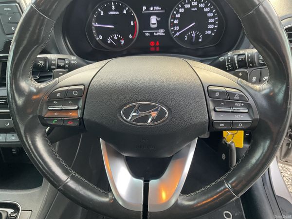 181 HYUNDAI i30 AUTOMATIC DIESEL SPOTLESS 375240003