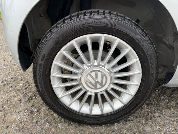 Volkswagen up 2015 Automatic 375244992