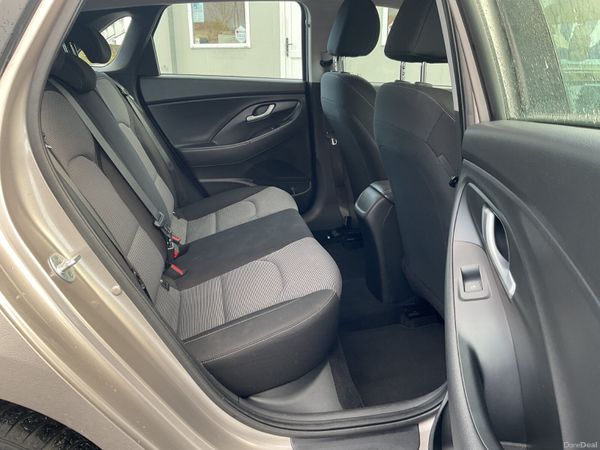 181 HYUNDAI i30 AUTOMATIC DIESEL SPOTLESS 375239996