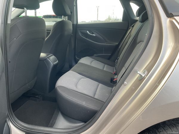 181 HYUNDAI i30 AUTOMATIC DIESEL SPOTLESS 375239997