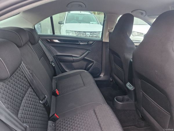 Skoda Rapid 2018 375391285