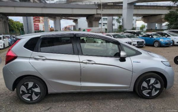 2014 - Honda Fit Self charging 1.5 Petrol Hybrid 375391547