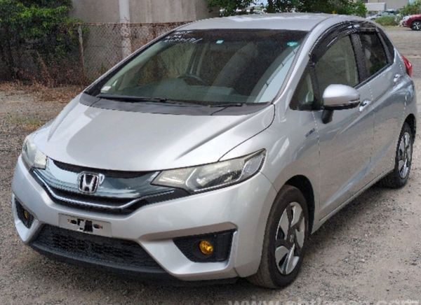 2014 - Honda Fit Self charging 1.5 Petrol Hybrid 375391551