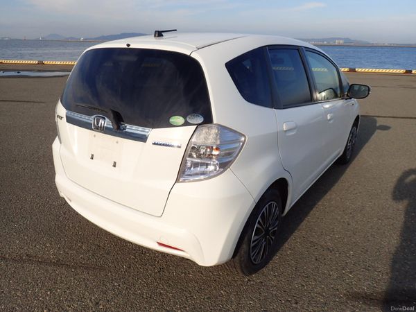 2013 Honda Fit 1.3 Hybrid Automatic 375316495