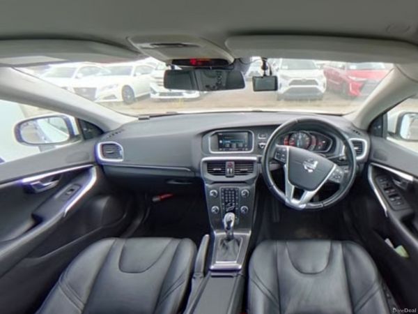 2015 Volvo V40 Low milage 375337421