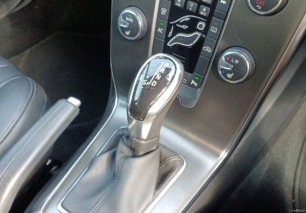 2015 Volvo V40 Low milage 375337423