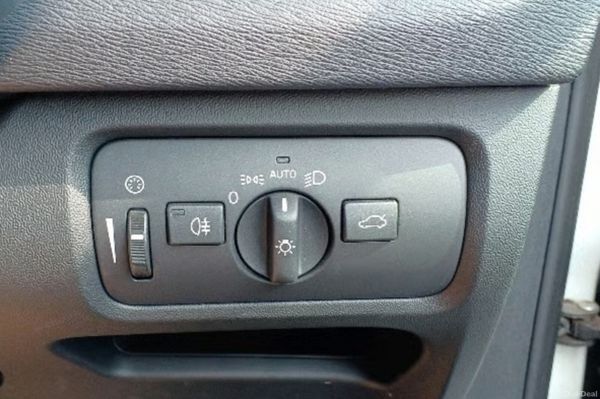 2015 Volvo V40 Low milage 375337424