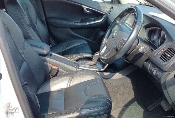 2015 Volvo V40 Low milage 375337432