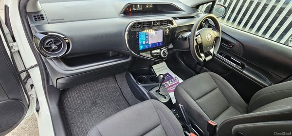 2019 (192) Toyota Aqua | White 375550045