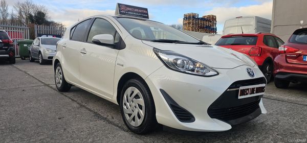 2019 (192) Toyota Aqua | White 375550039