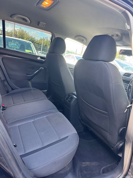 Volkswagen Golf Automatic 375768572