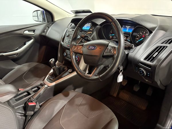 2015 Ford Focus Zetec 1.0 100 Bhp Manual 375870716