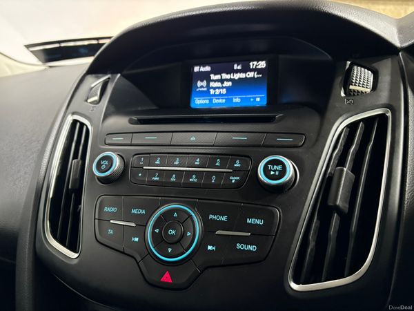 2015 Ford Focus Zetec 1.0 100 Bhp Manual 375870719