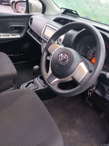 Toyota Vitz 2015 375942027