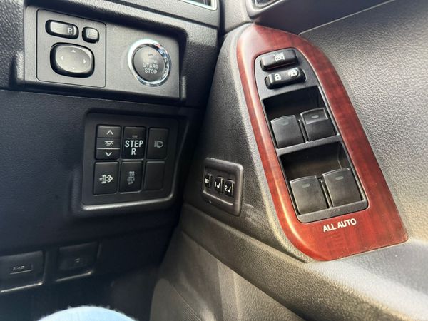 17 TOYOTA LAND CRUISER 7 SEATS HIGH SPEC 376223477