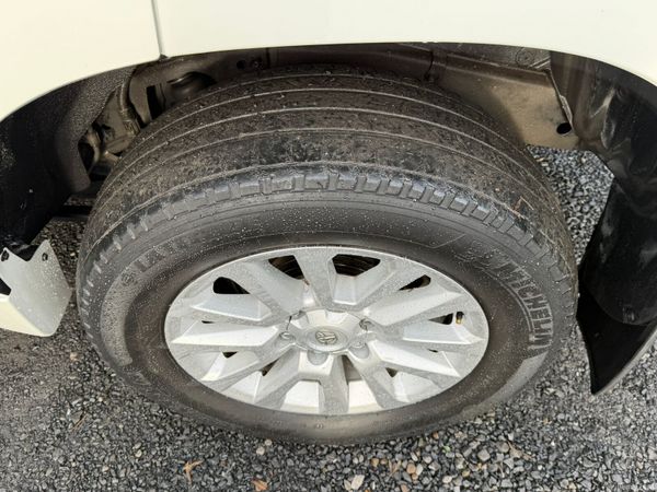 17 TOYOTA LAND CRUISER 7 SEATS HIGH SPEC 376223487