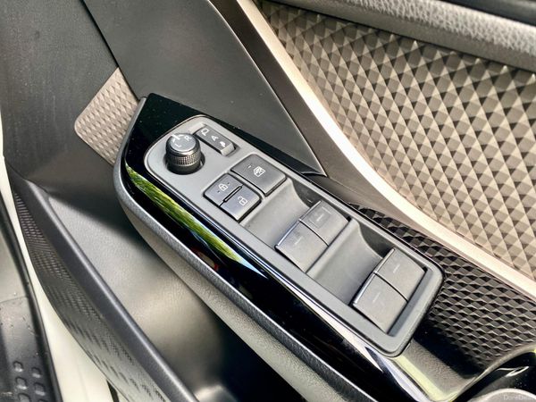 192 Toyota C-HR SOL AUTOMATIC 1.8 LOW MILES 376621082