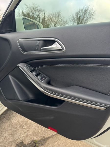 Mercedes A-180 Class 56000 KM 2015 376633899