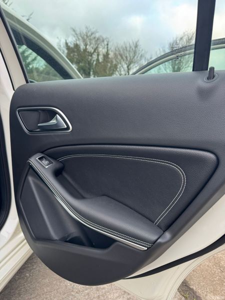 Mercedes A-180 Class 56000 KM 2015 376633901