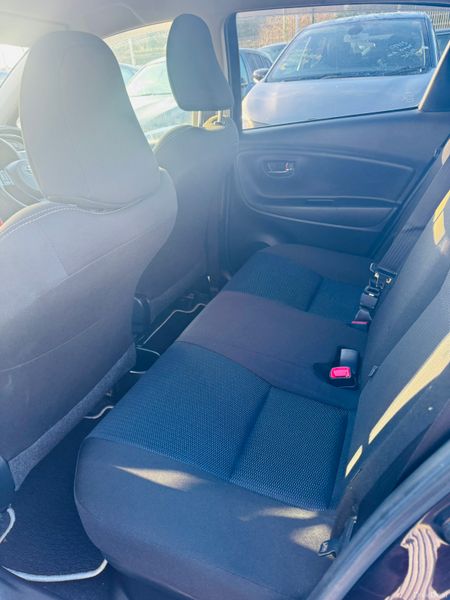 Toyota Yaris Vitz Hybrid Automatic 376742613