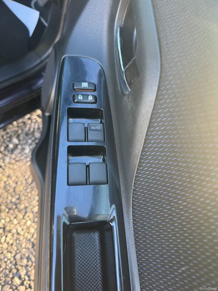 Toyota Yaris Vitz Hybrid Automatic 376742617