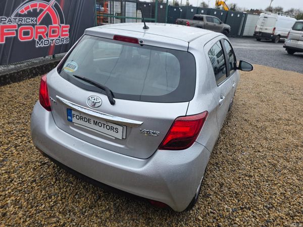 Toyota Yaris 2015 376865144