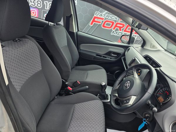 Toyota Yaris 2015 376865150