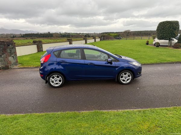 Ford Fiesta 2016 376885391