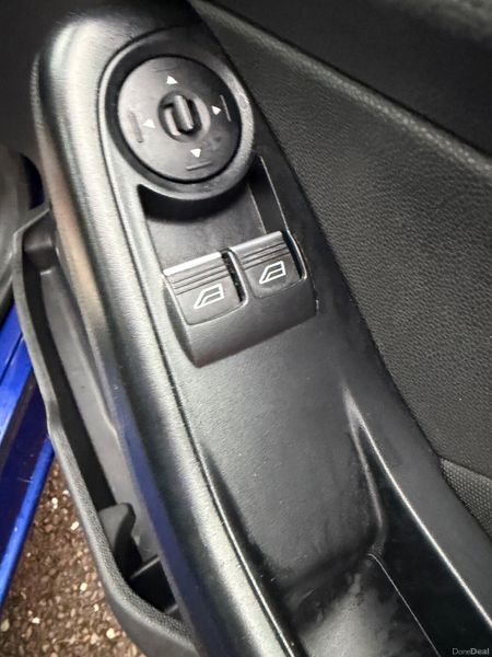 Ford Fiesta 2016 376886085