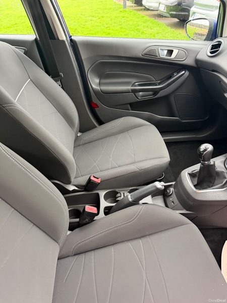 Ford Fiesta 2016 376886087